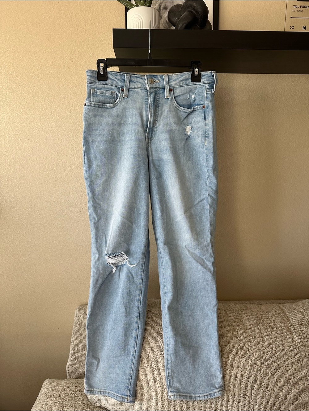 Old Navy Light Blue Straight-Leg Women’s Jeans